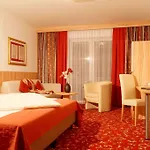 Hotel Sonnenhügel 4*