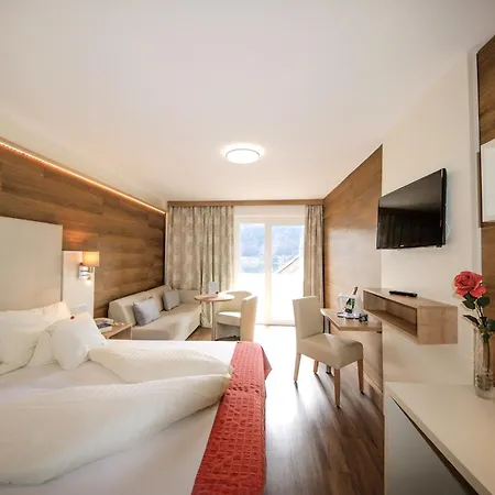 Sonnenhügel Hotel 4*