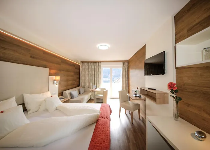 Sonnenhügel Hotel 4*